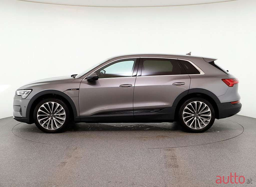 2022' Audi e-tron photo #3