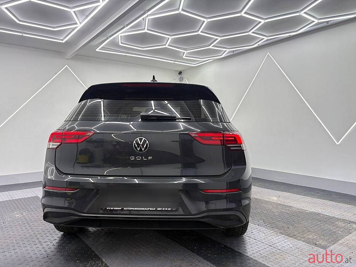 2022' Volkswagen Golf photo #3
