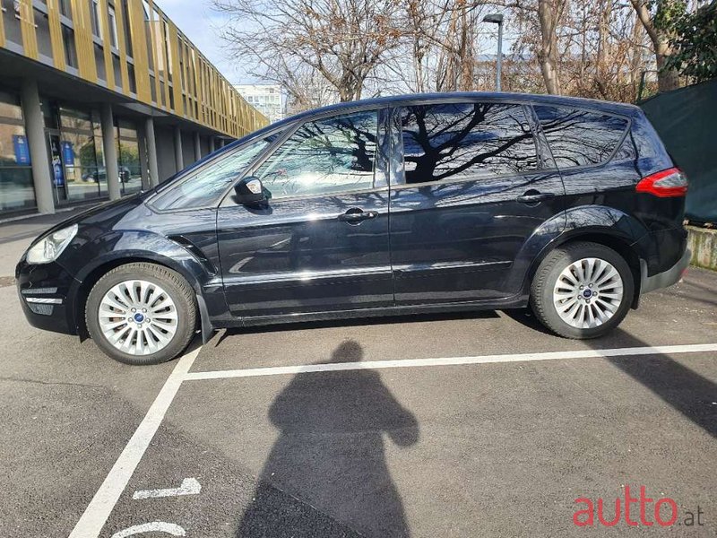 2015' Ford S-Max photo #2
