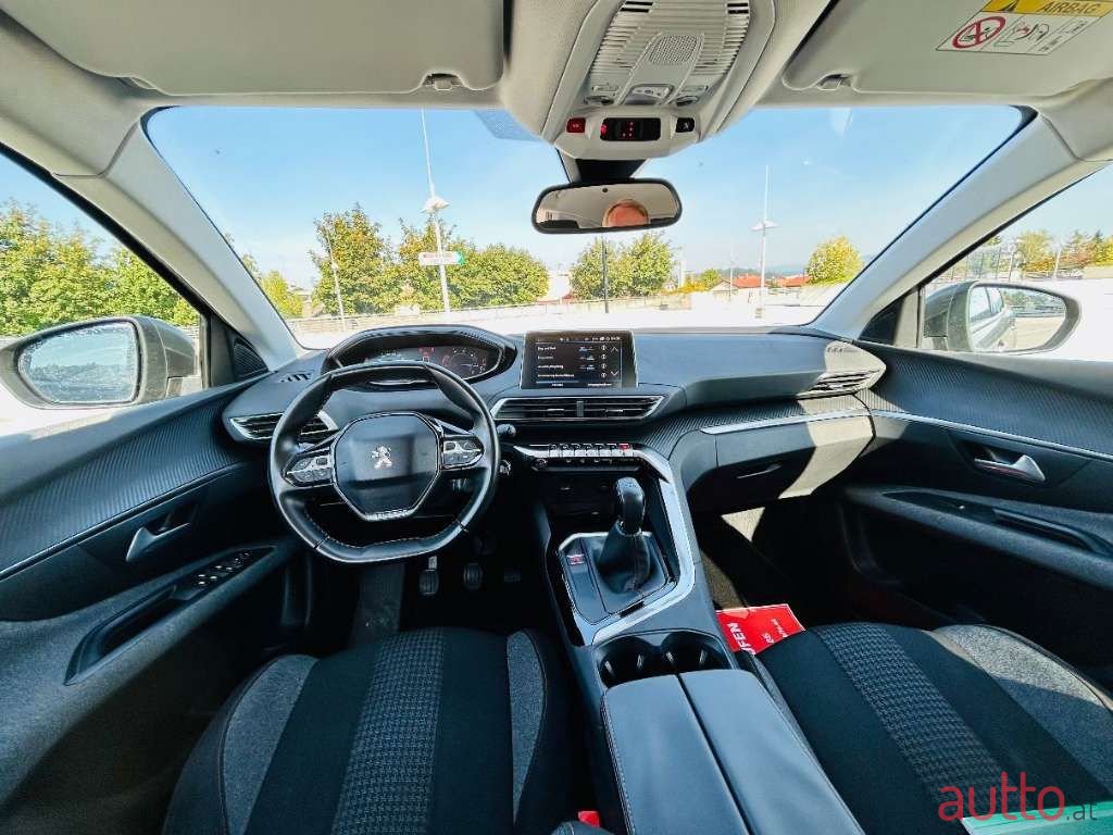 2017' Peugeot 3008 photo #5