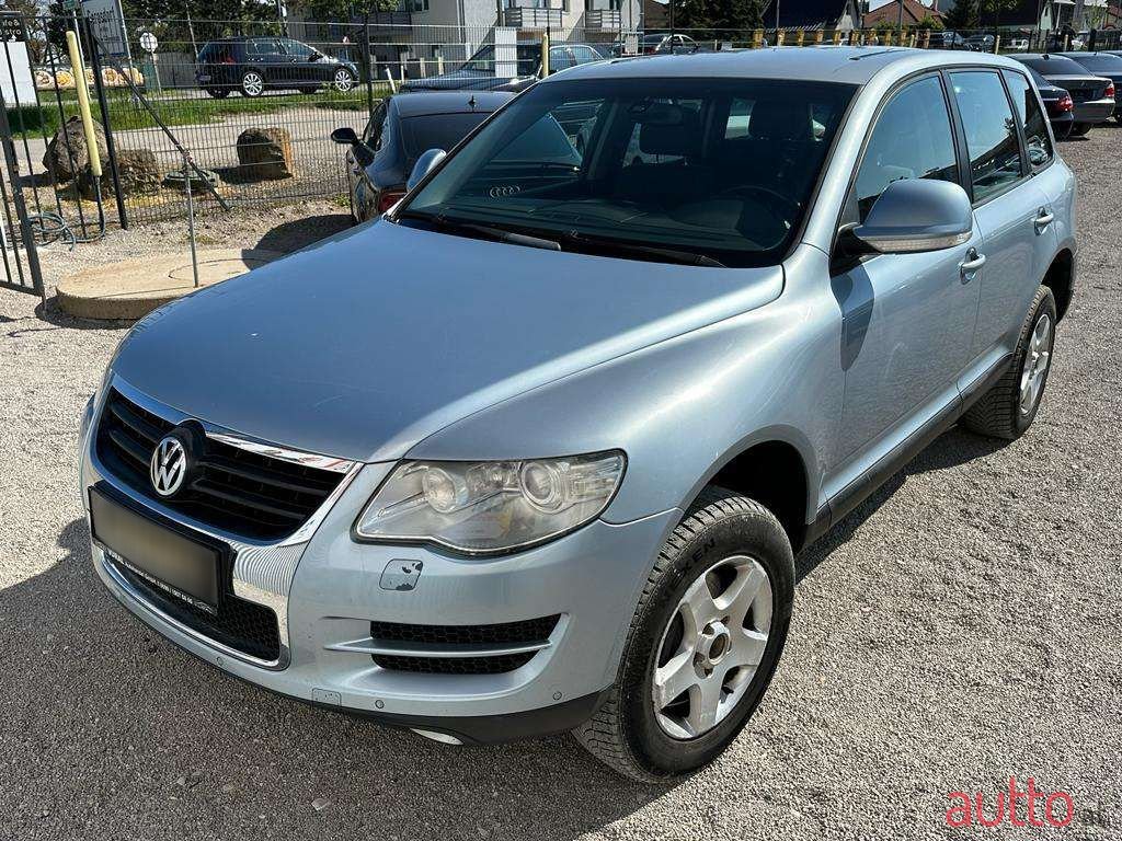 2007' Volkswagen Touareg photo #4
