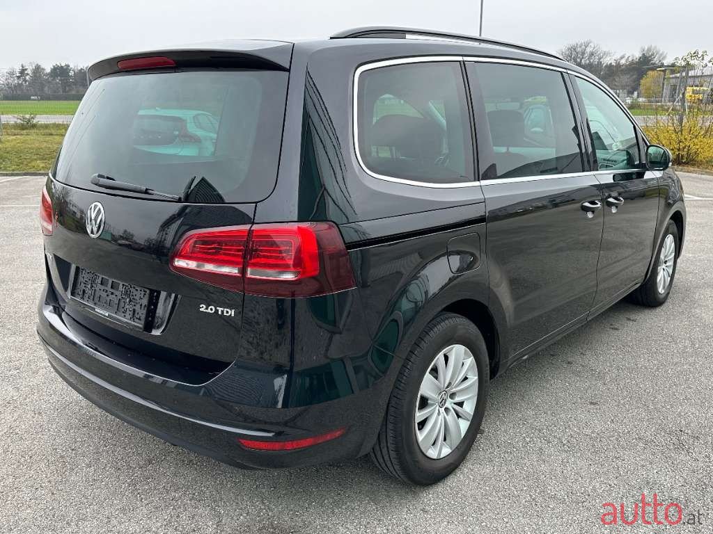 2016' Volkswagen Sharan photo #6