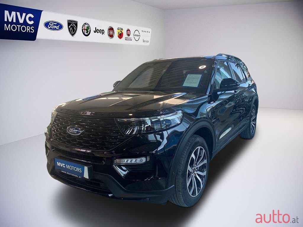 2022' Ford Explorer photo #1