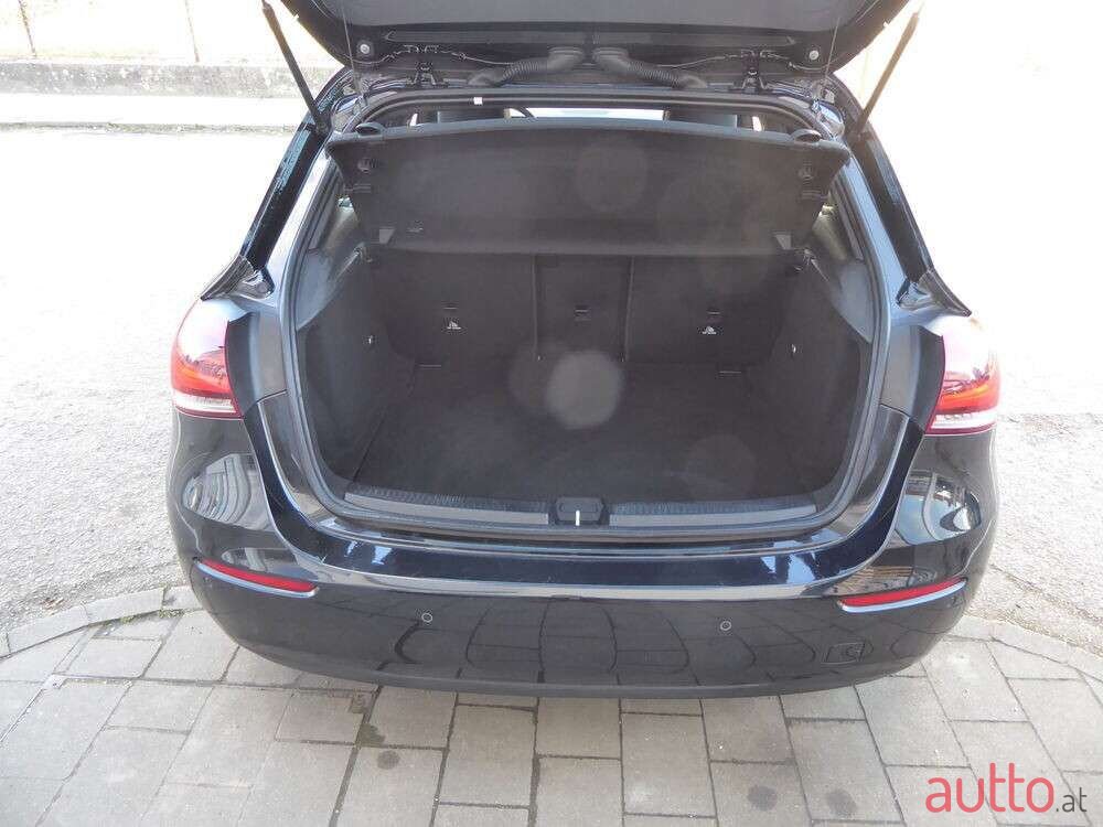 2018' Mercedes-Benz A-Klasse photo #4