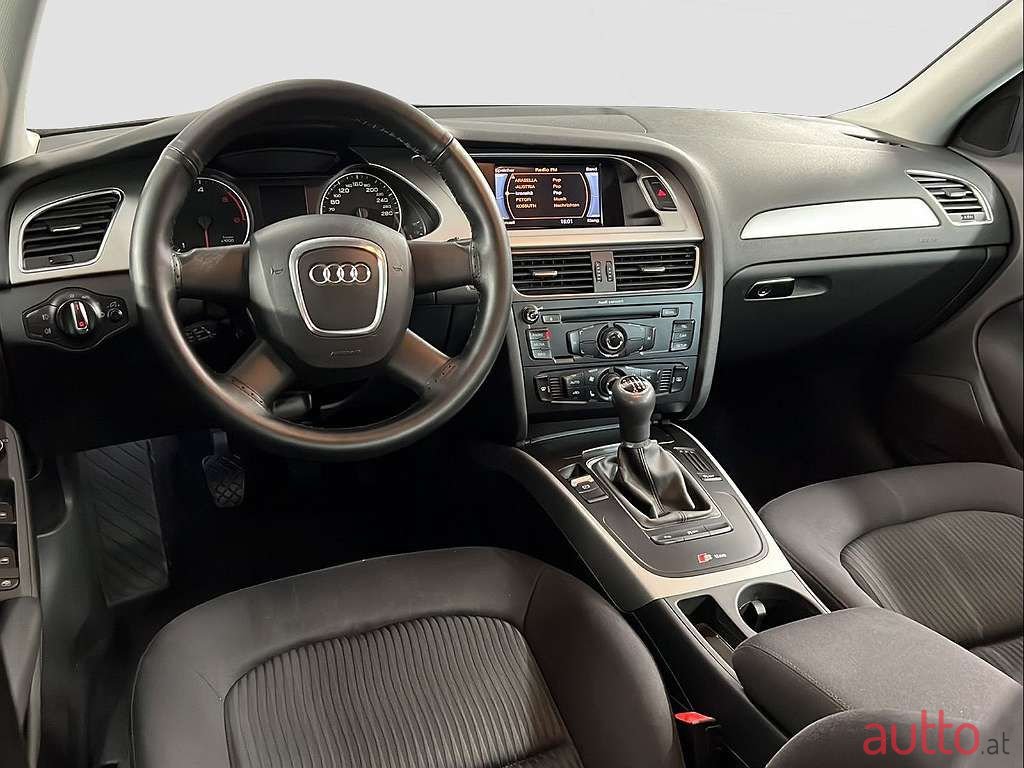 2012' Audi A4 photo #3