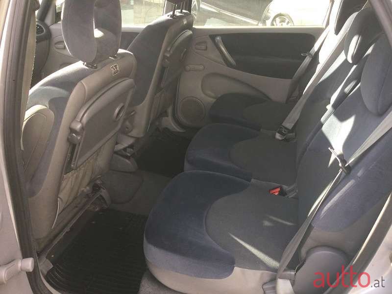 2004' Citroen Xsara Picasso photo #5