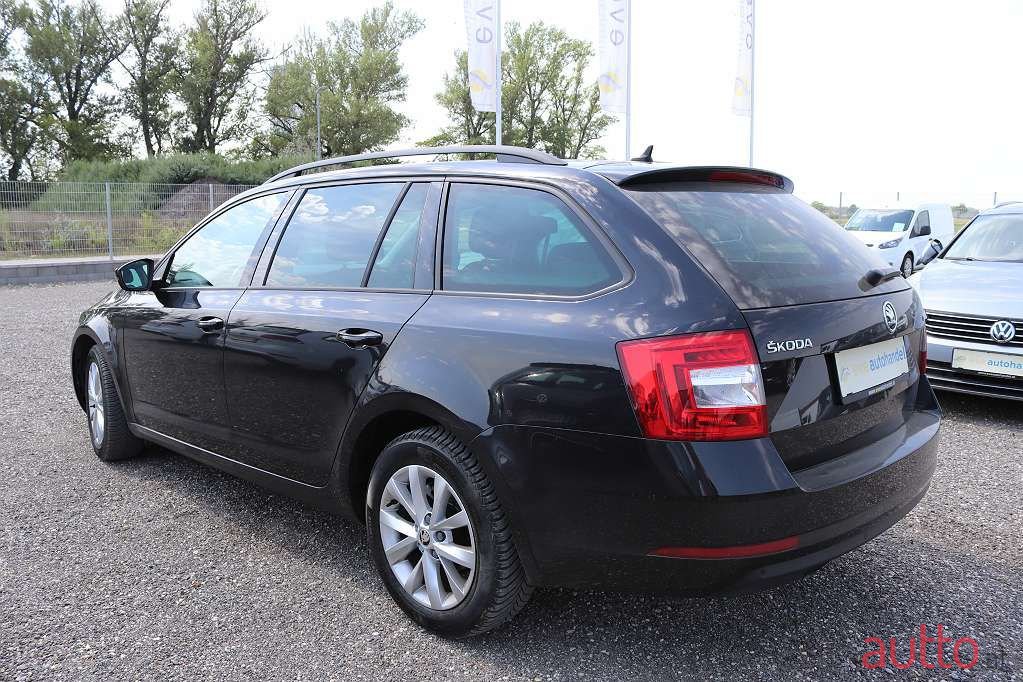 2018' Skoda Octavia photo #4