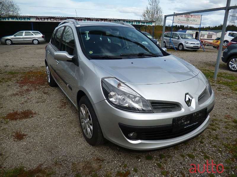2008' Renault Clio photo #2