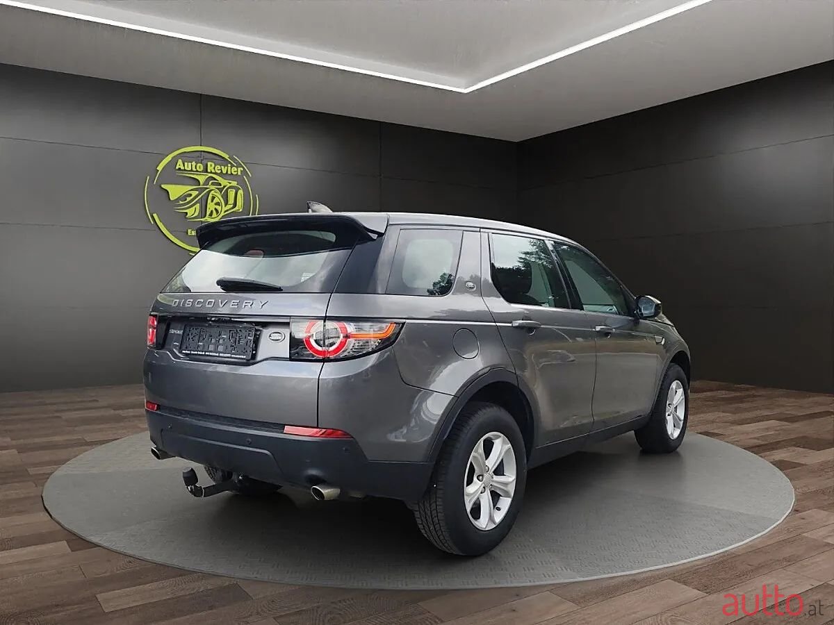 2017' Land Rover Discovery Sport photo #5