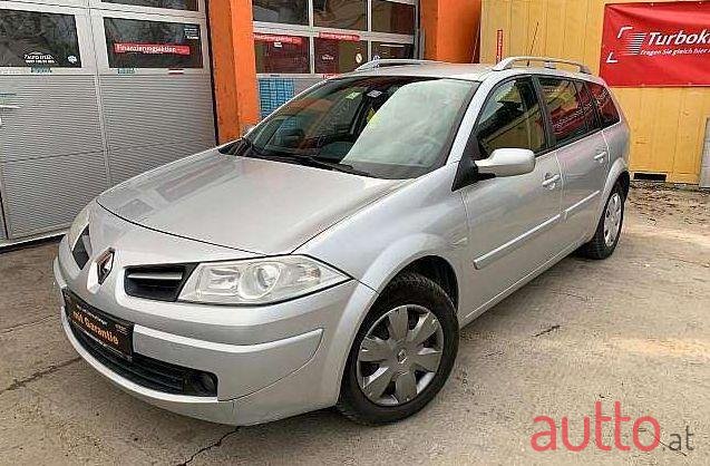 2008' Renault Megane photo #2