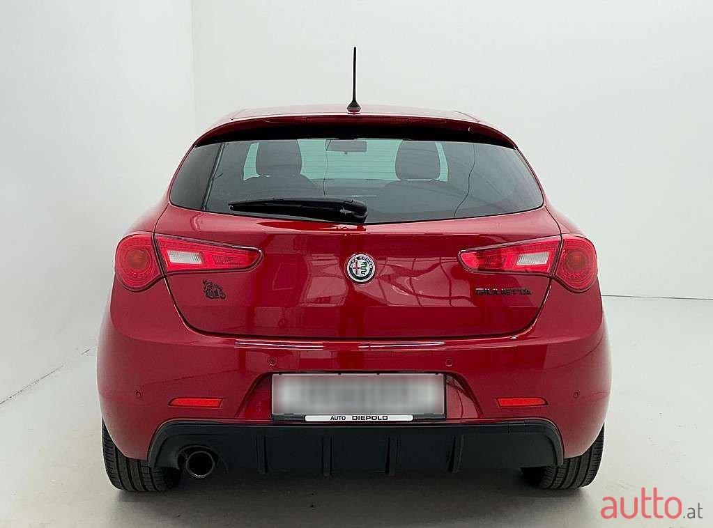 2019' Alfa Romeo Giulietta photo #5