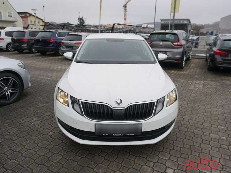 2019' Skoda Octavia photo #1