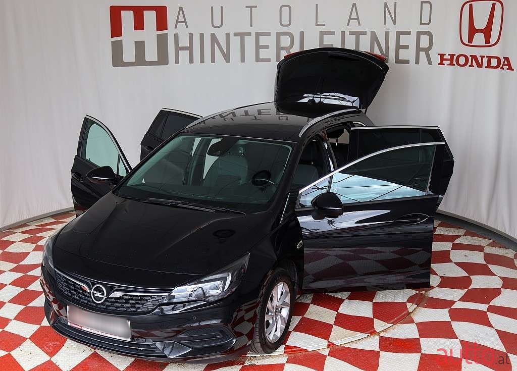 2021' Opel Astra photo #3