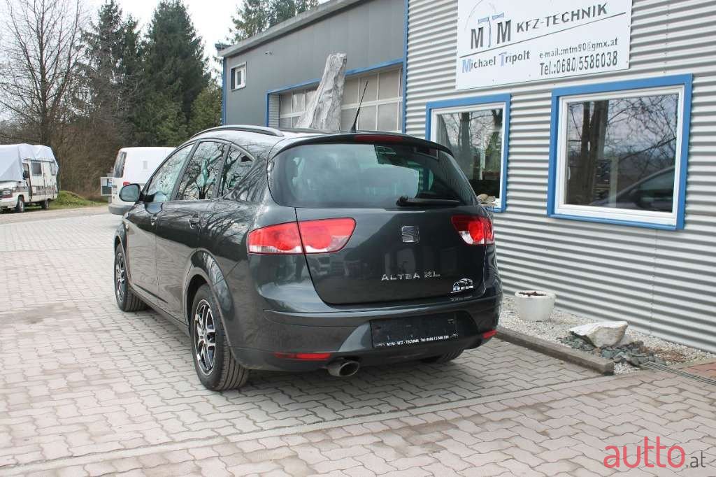 2010' SEAT Altea XL photo #6
