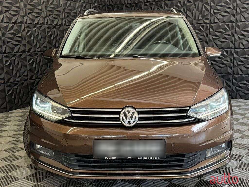 2017' Volkswagen Touran photo #5