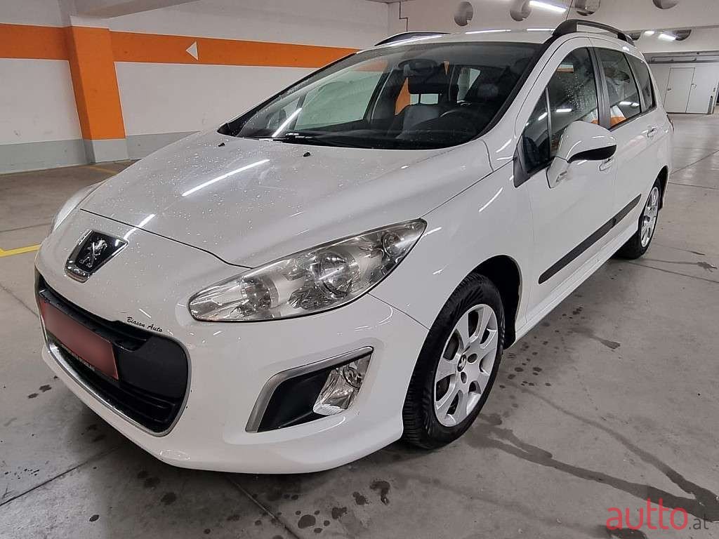 2011' Peugeot 308 photo #1