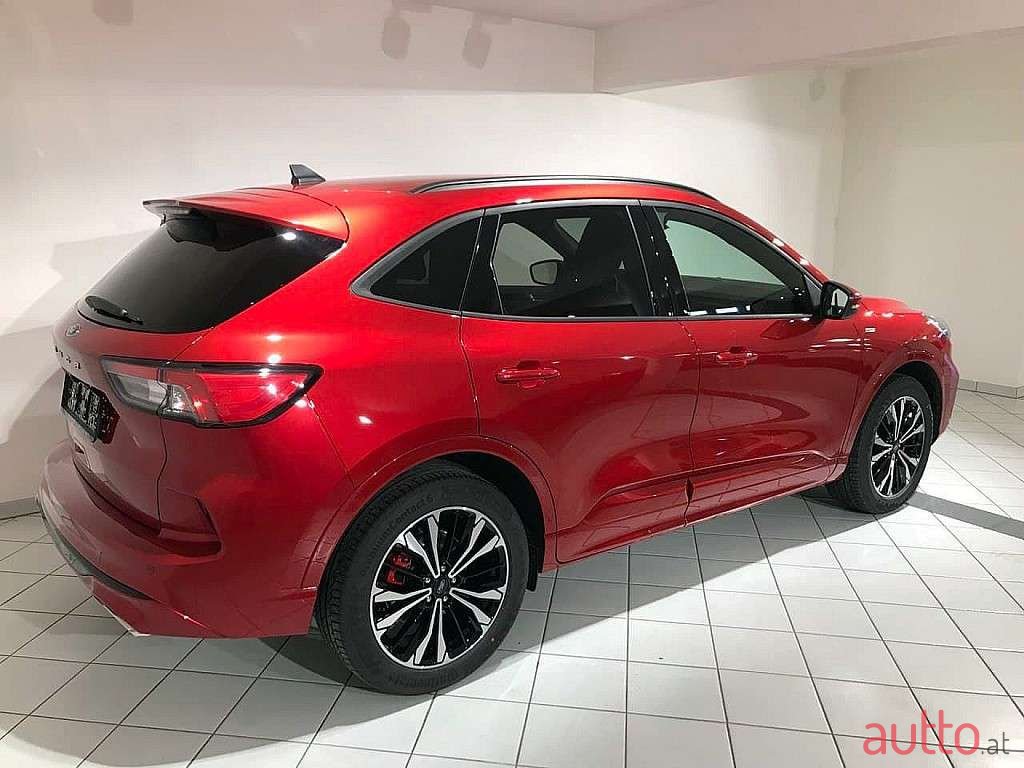 2022' Ford Kuga photo #5