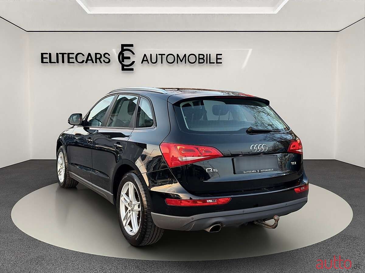 2012' Audi Q5 photo #5