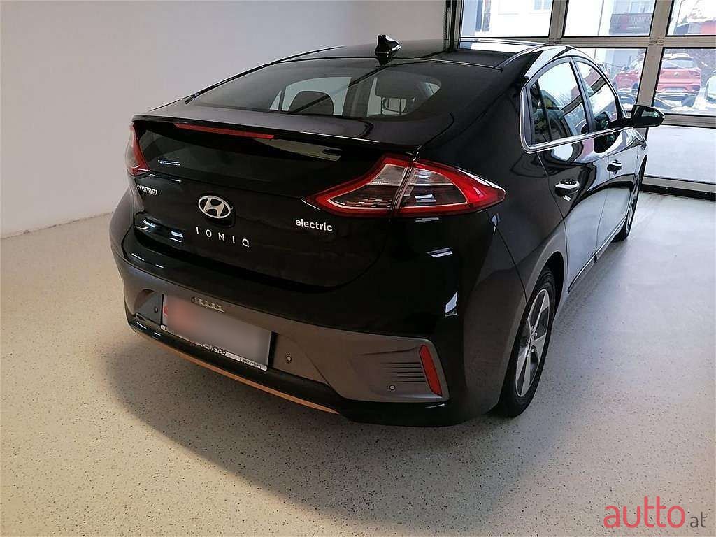 2018' Hyundai Ioniq photo #4