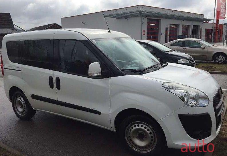 2012' Fiat Doblo photo #1