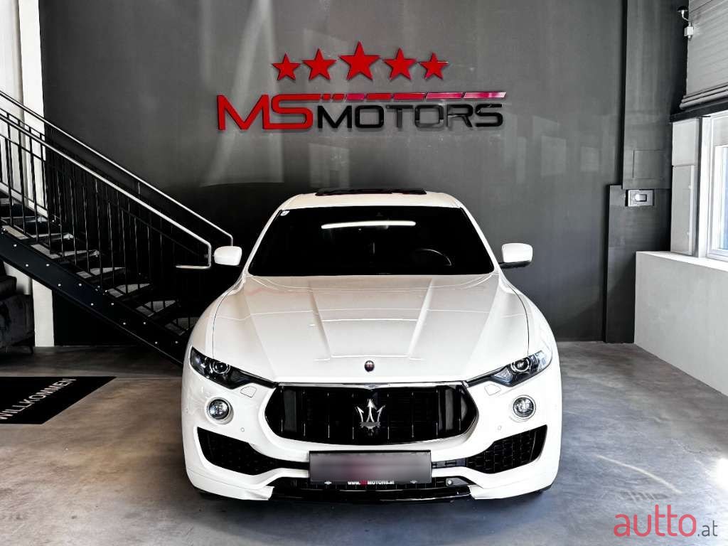 2016' Maserati Levante photo #3