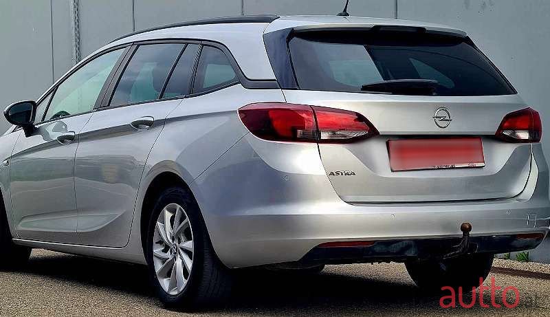2020' Opel Astra photo #2