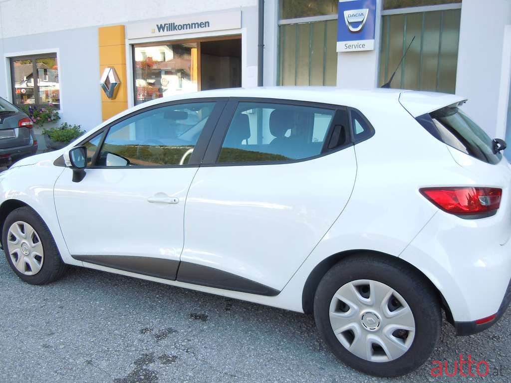 2016' Renault Clio photo #2