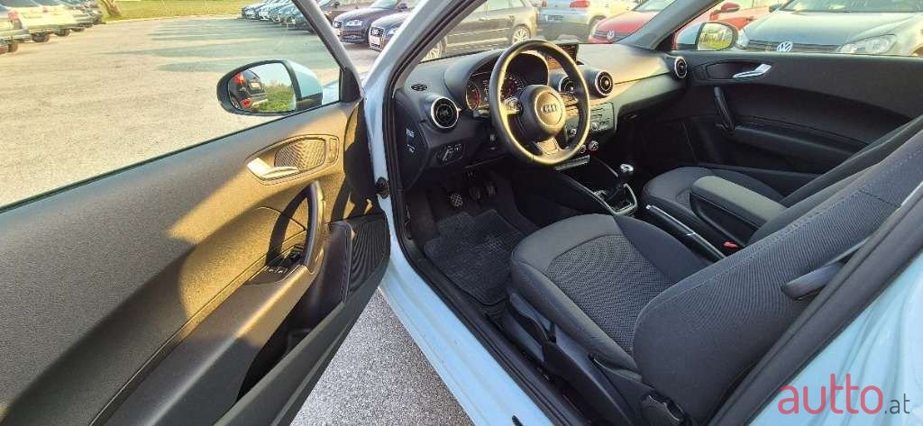 2010' Audi A1 photo #6