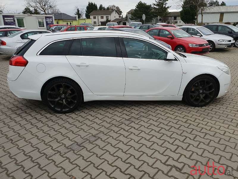 2010' Opel Insignia photo #5