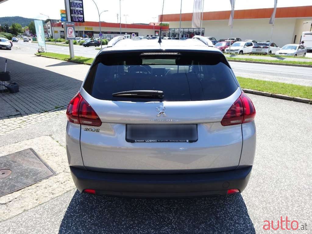 2017' Peugeot 2008 photo #6