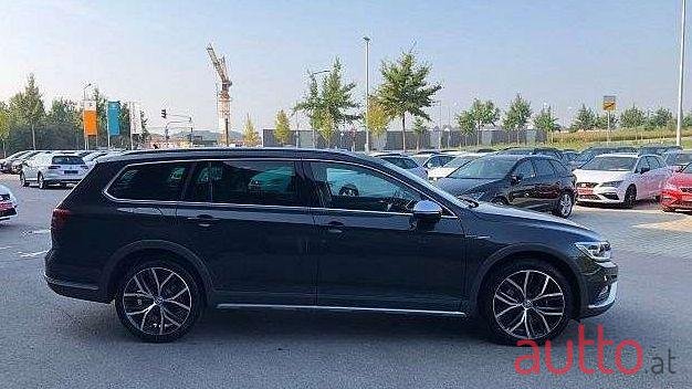 2018' Volkswagen Passat photo #1