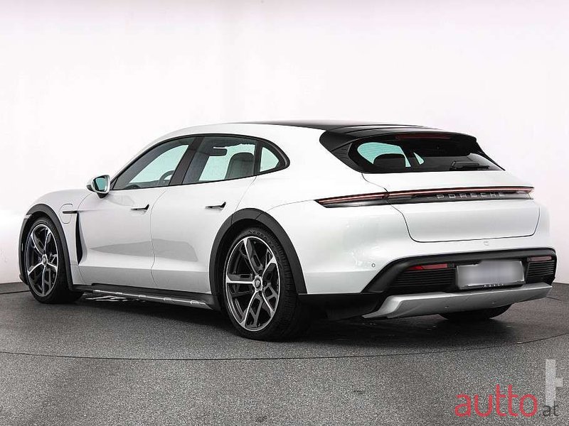 2022' Porsche Taycan photo #4