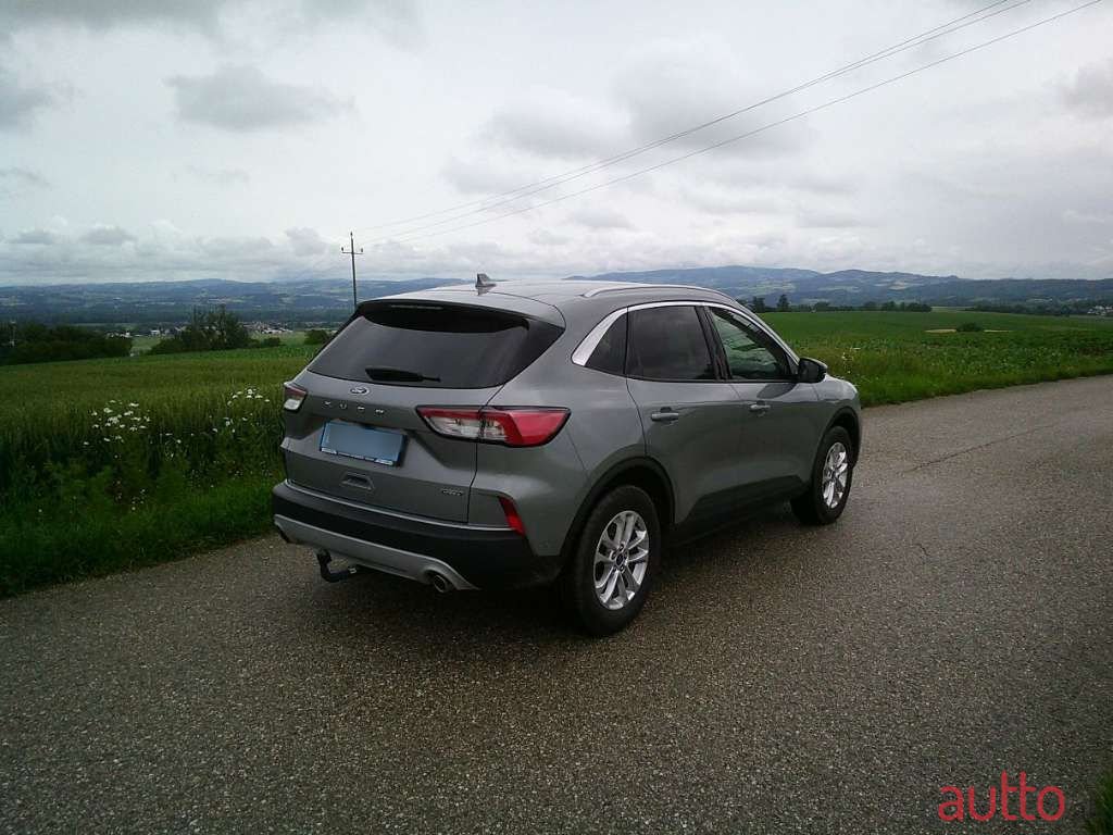 2023' Ford Kuga photo #4
