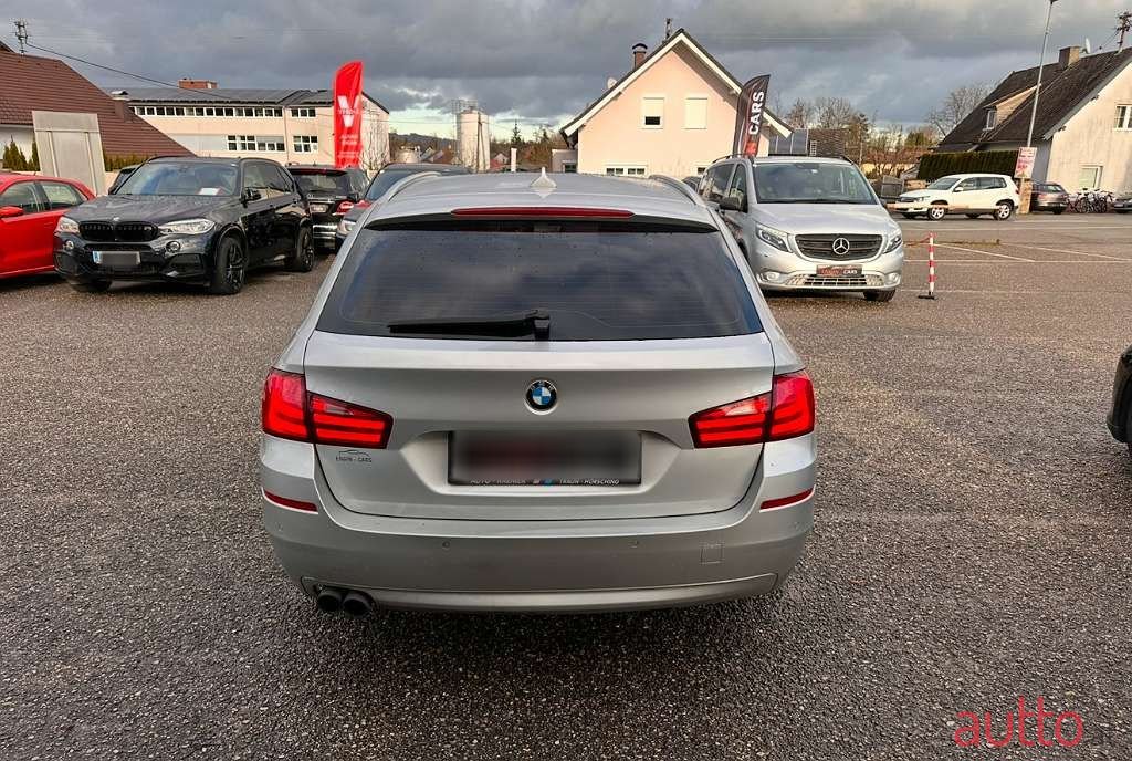 2011' BMW 5Er-Reihe photo #6