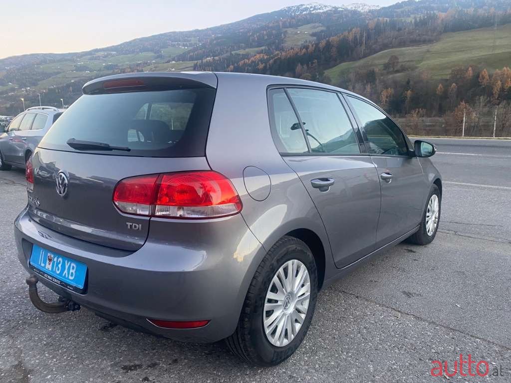 2010' Volkswagen Golf photo #4