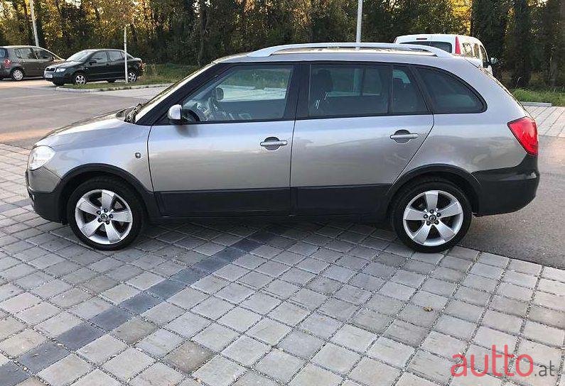 2009' Skoda Fabia photo #1