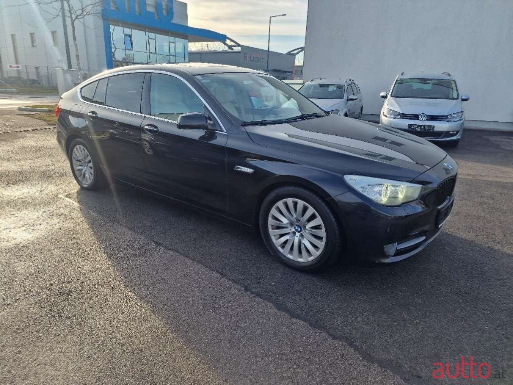 2011' BMW 5Er-Reihe photo #3