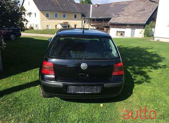 2001' Volkswagen Golf photo #1