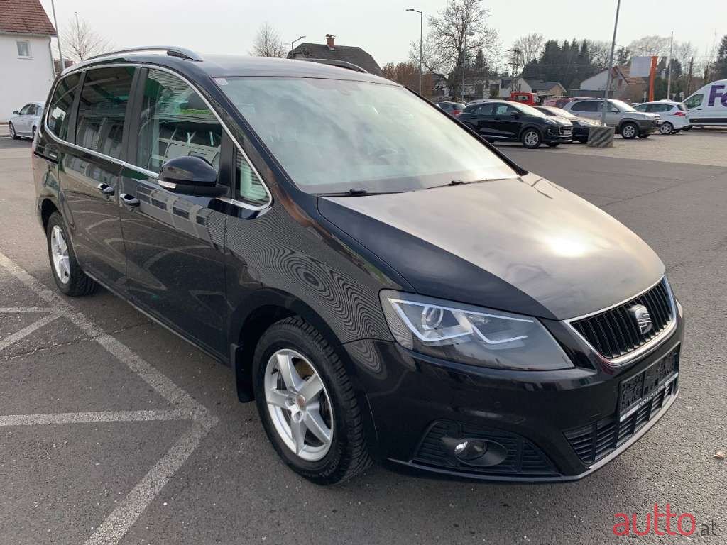 2012' SEAT Alhambra photo #3