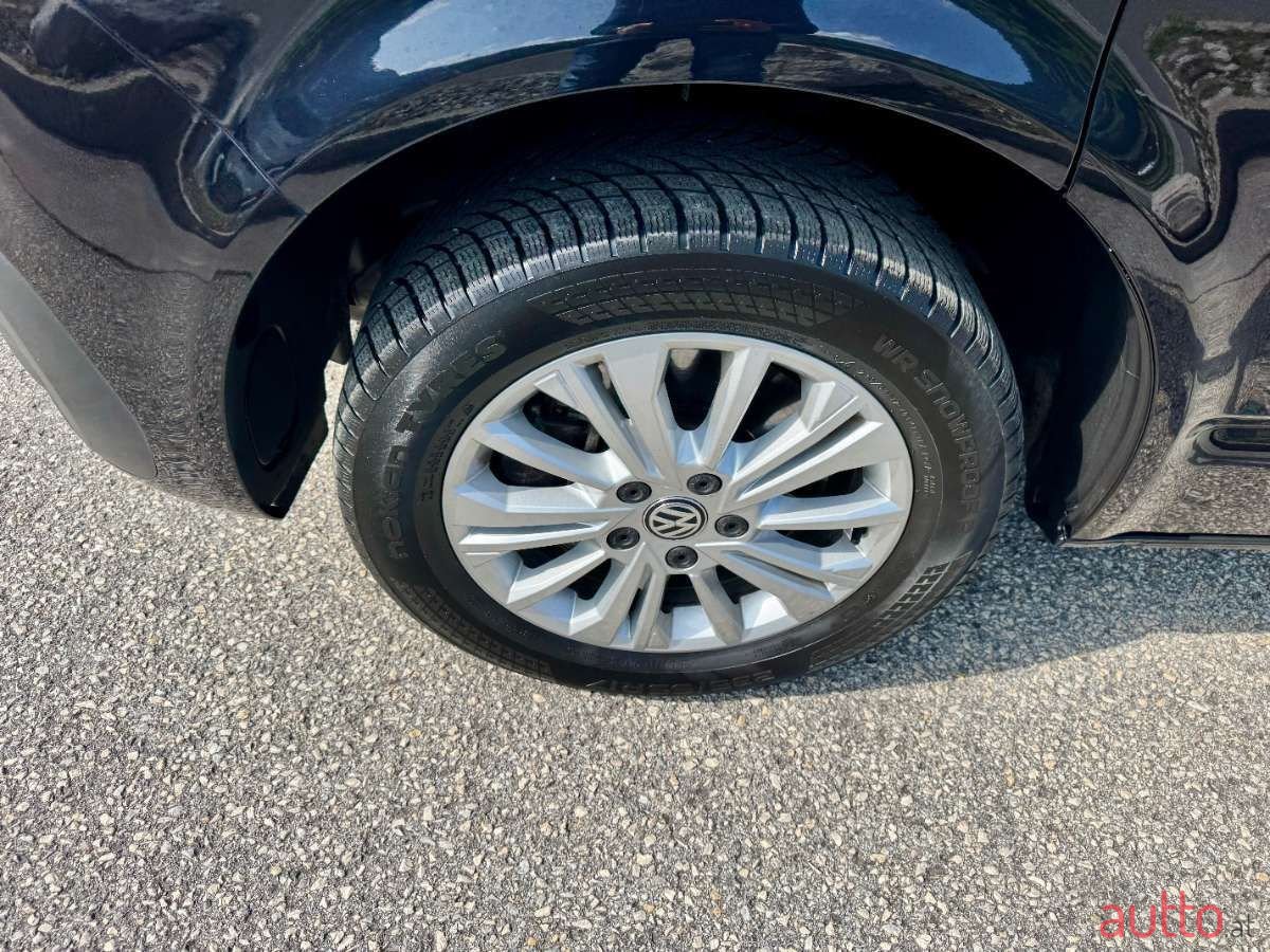 2020' Volkswagen Multivan photo #6