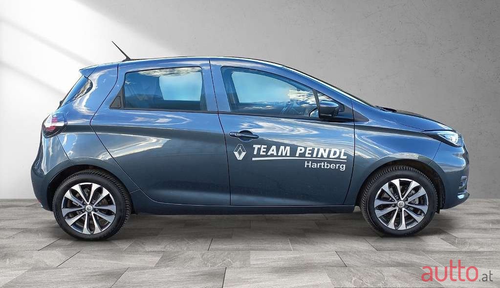 2022' Renault Zoe photo #2