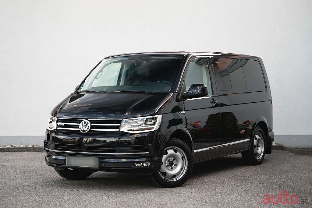 2016' Volkswagen Multivan photo #4