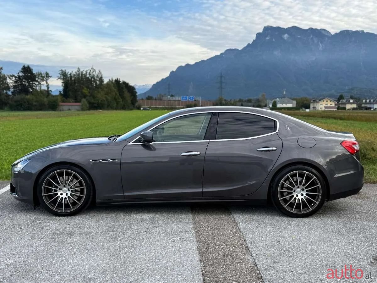 2014' Maserati Ghibli photo #2