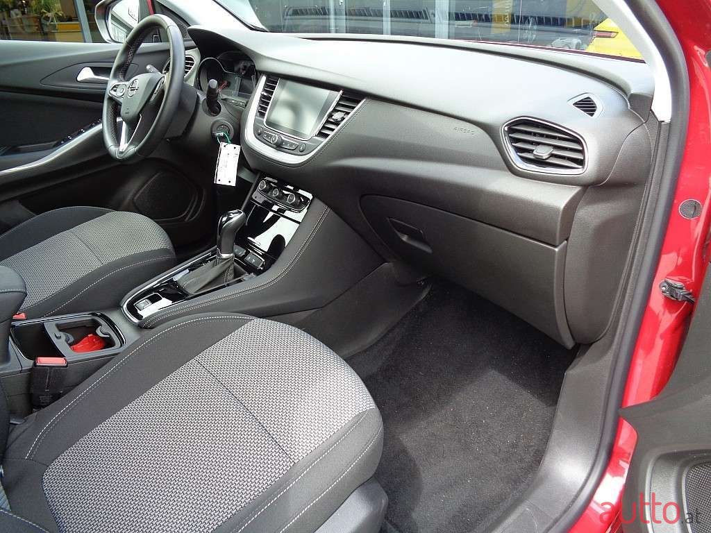 2020' Opel Grandland X photo #6