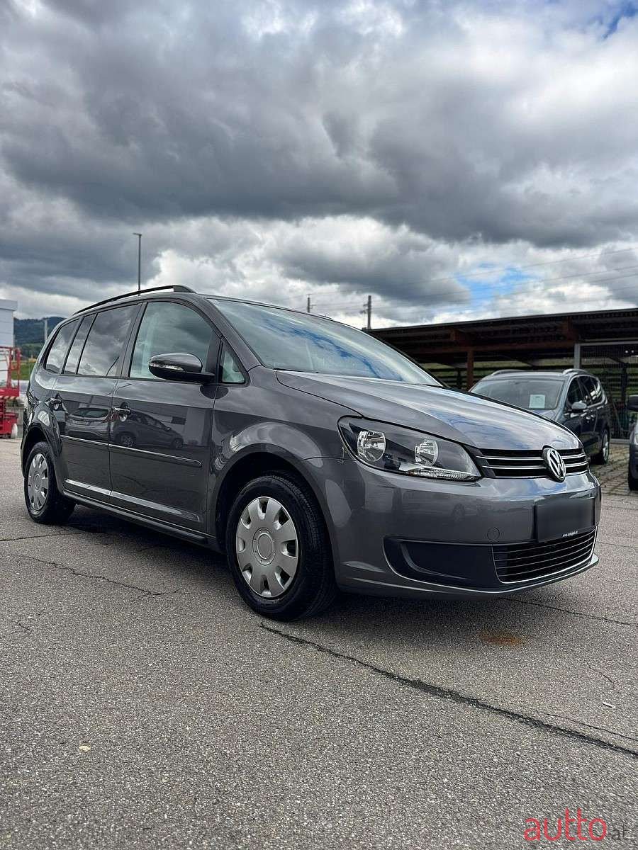 2014' Volkswagen Touran photo #1