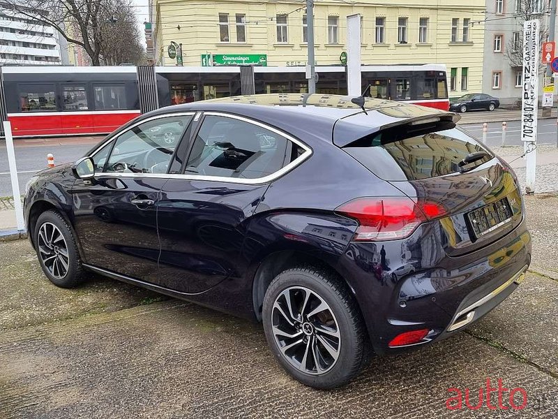 2015' Citroen DS4 photo #5