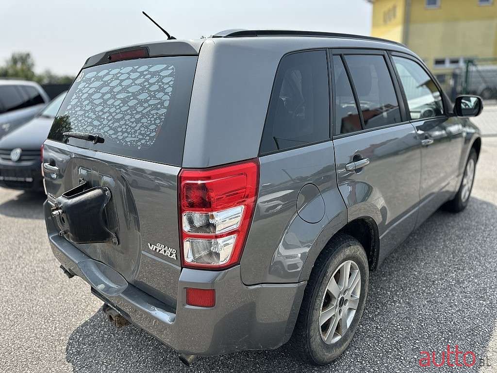 2009' Suzuki Vitara photo #2