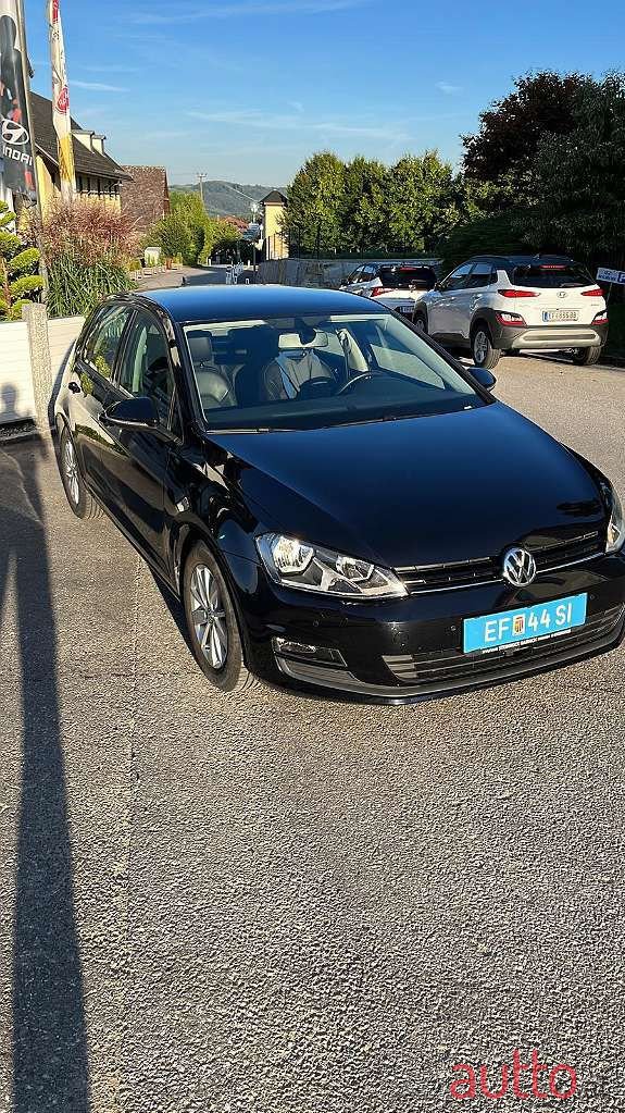 2015' Volkswagen Golf photo #2