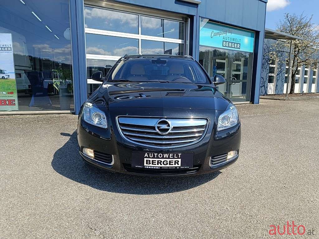 2011' Opel Insignia photo #3