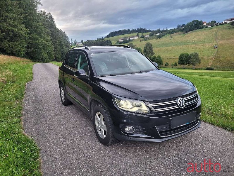 2012' Volkswagen Tiguan photo #1